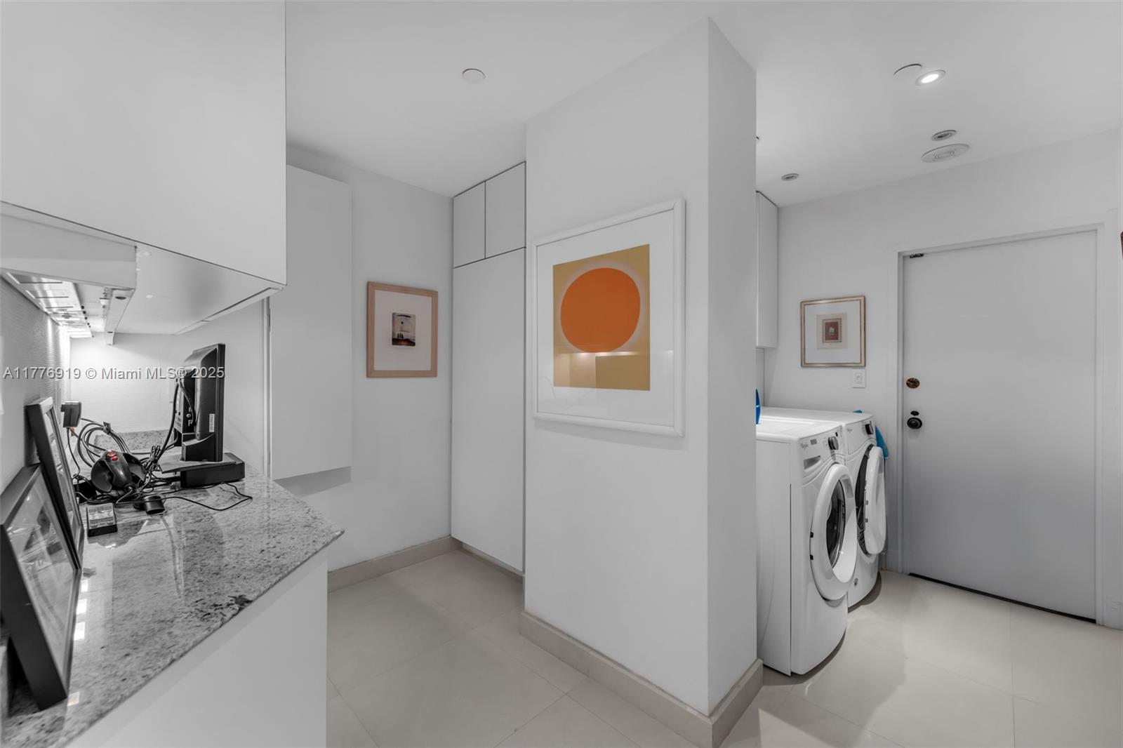 THE EMERALDBAY @ KEY COLO - Residential