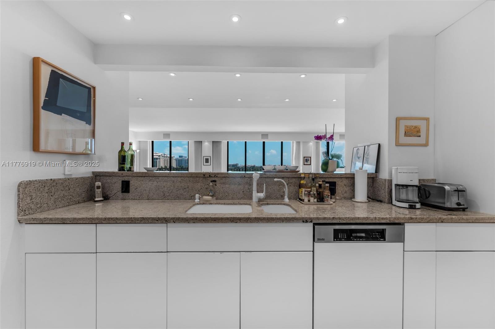 THE EMERALDBAY @ KEY COLO - Residential