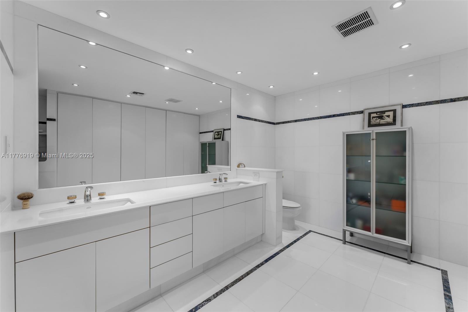 THE EMERALDBAY @ KEY COLO - Residential