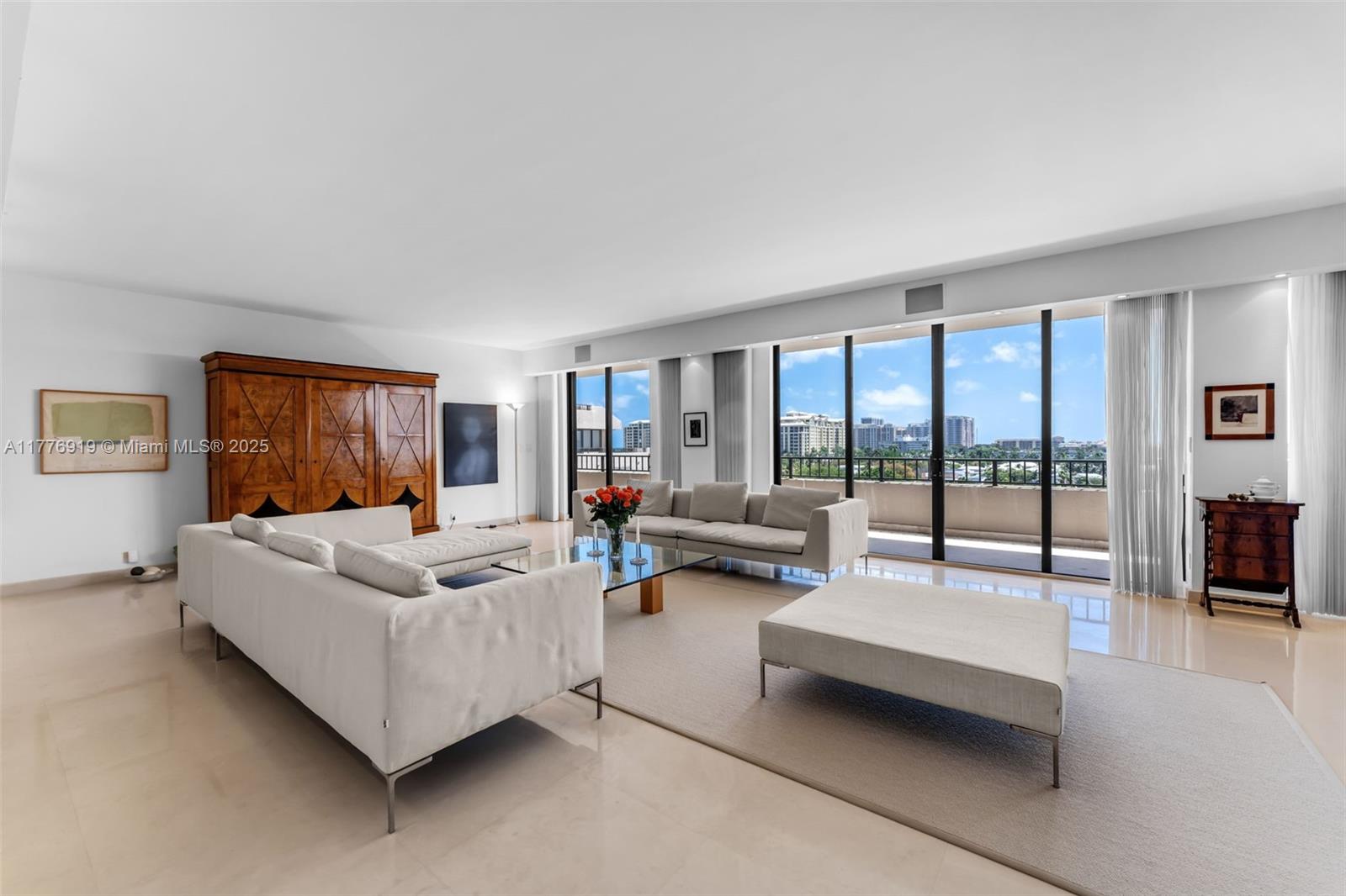 THE EMERALDBAY @ KEY COLO - Residential