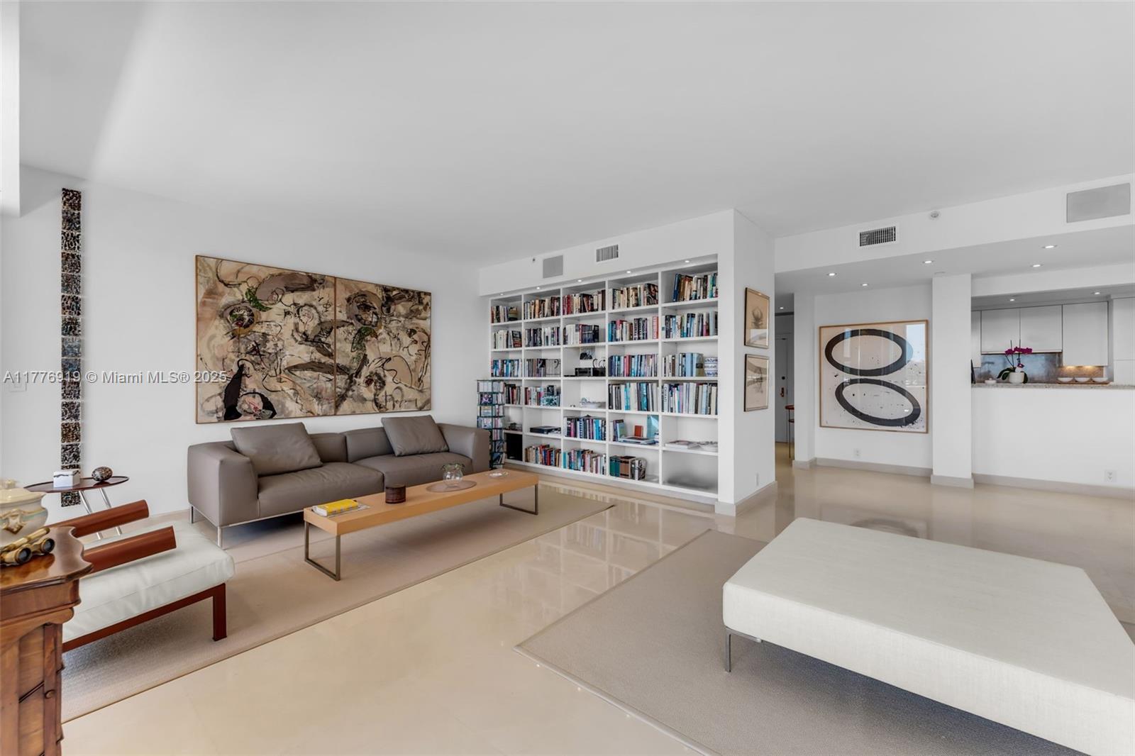 THE EMERALDBAY @ KEY COLO - Residential