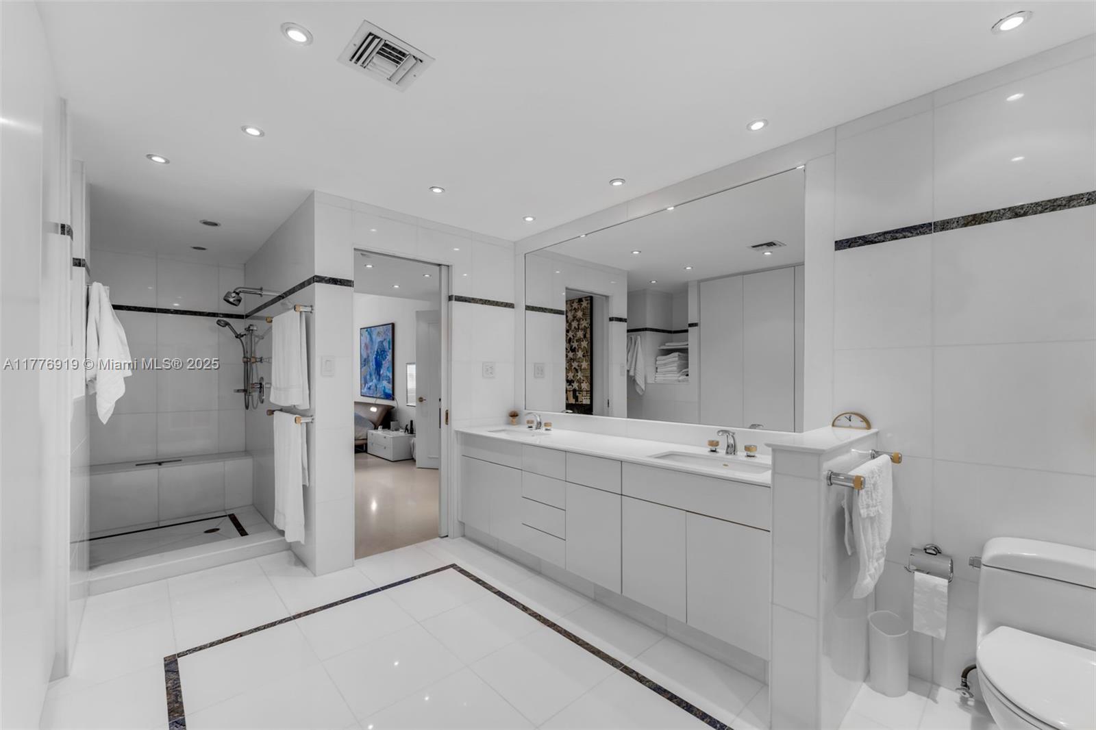 THE EMERALDBAY @ KEY COLO - Residential