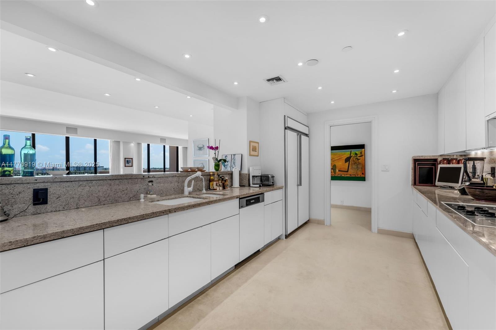 THE EMERALDBAY @ KEY COLO - Residential