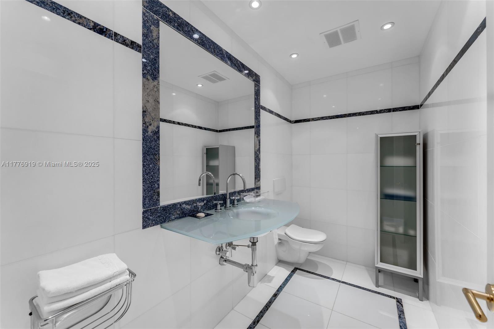 THE EMERALDBAY @ KEY COLO - Residential