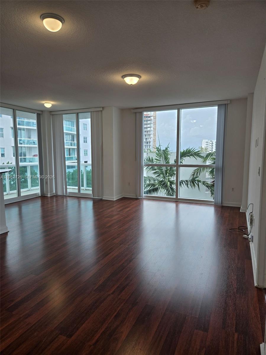 360 CONDO B - Residential