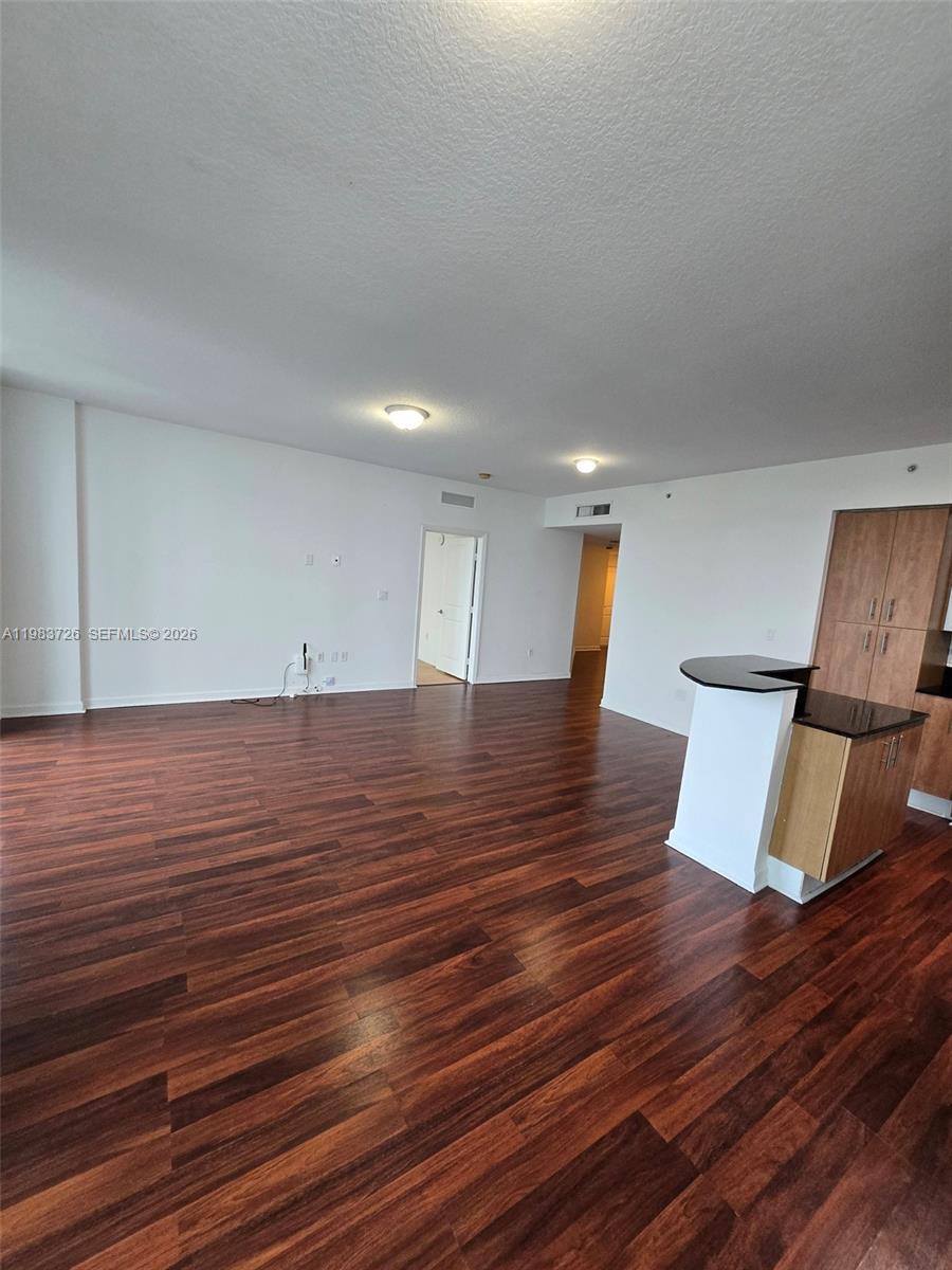 360 CONDO B - Residential