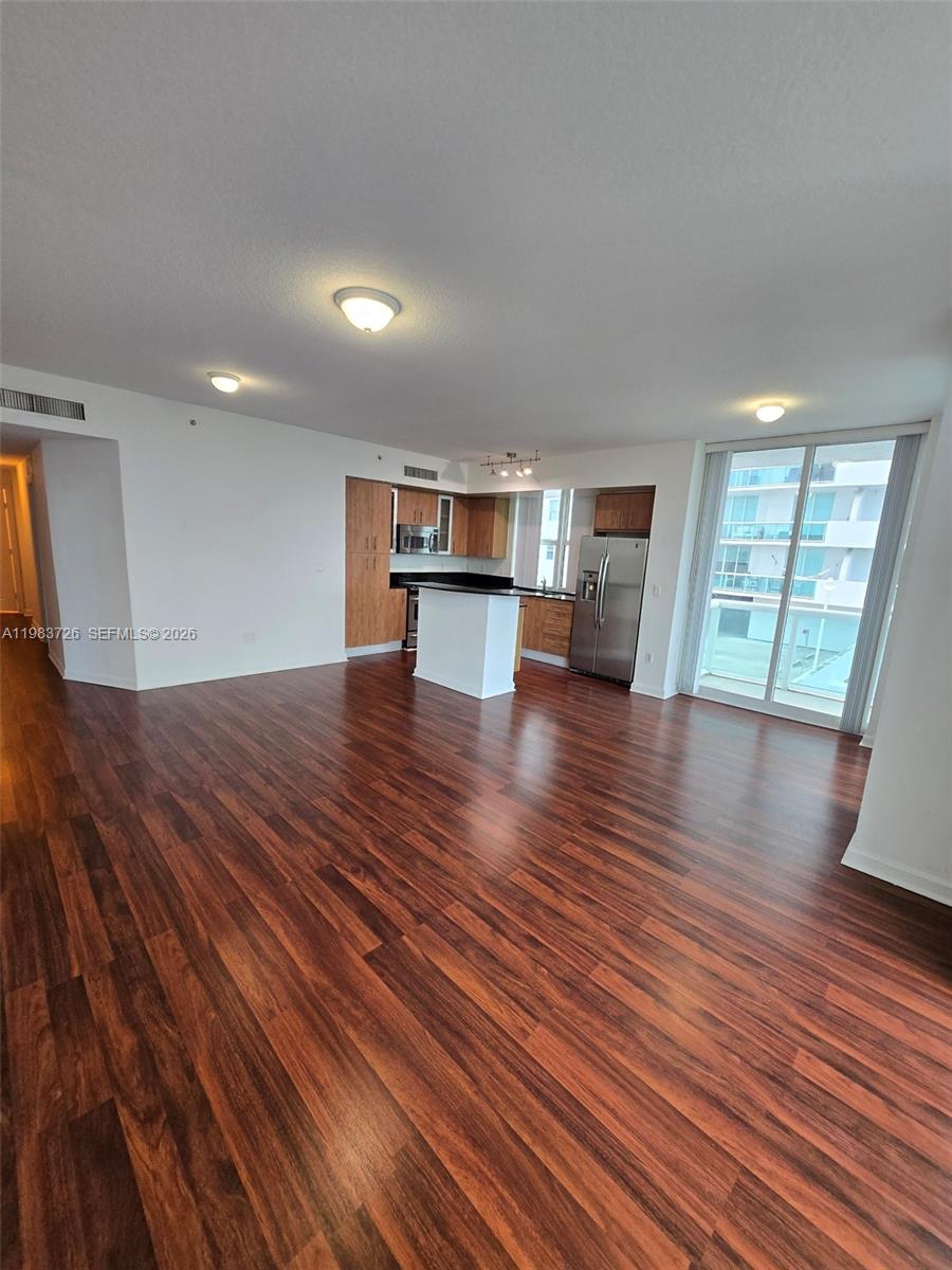 360 CONDO B - Residential