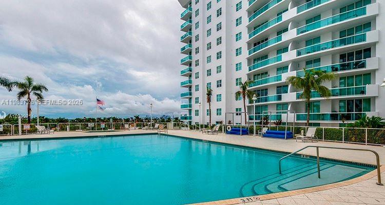 360 CONDO B - Residential