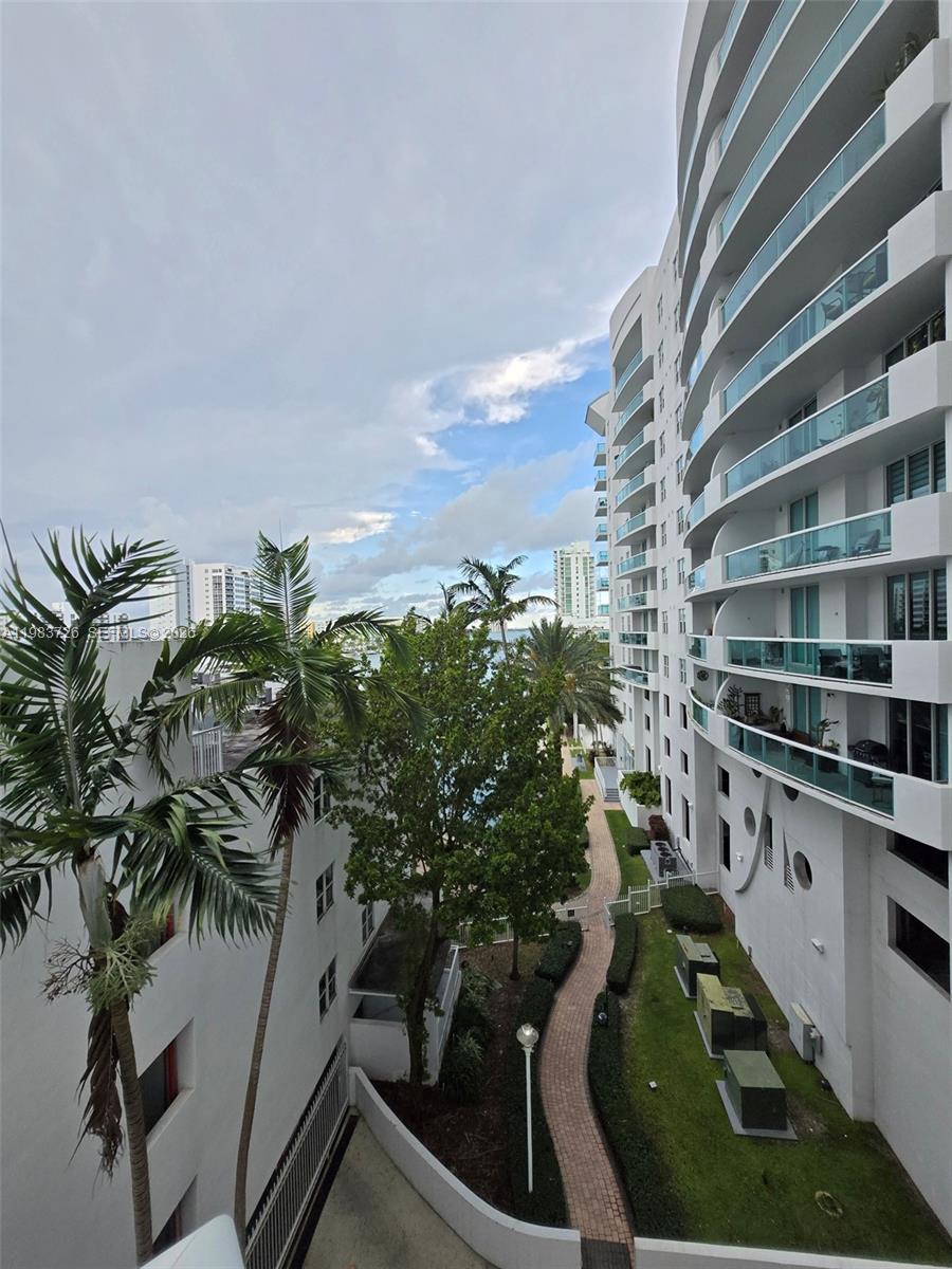 360 CONDO B - Residential