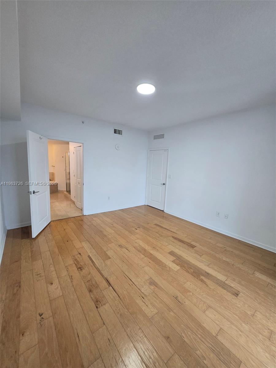 360 CONDO B - Residential