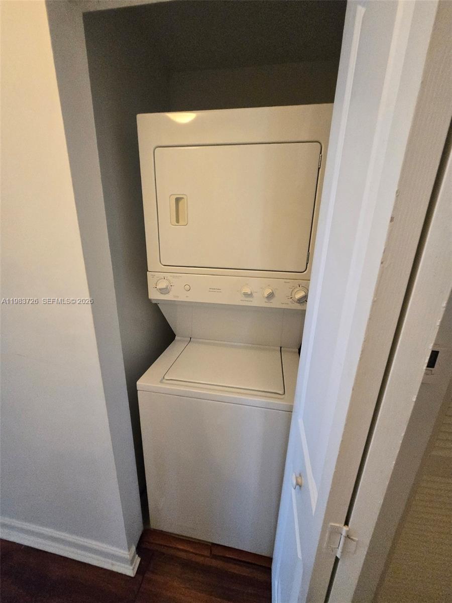360 CONDO B - Residential