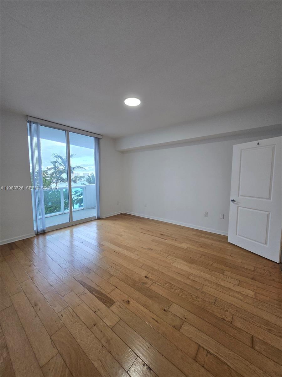 360 CONDO B - Residential