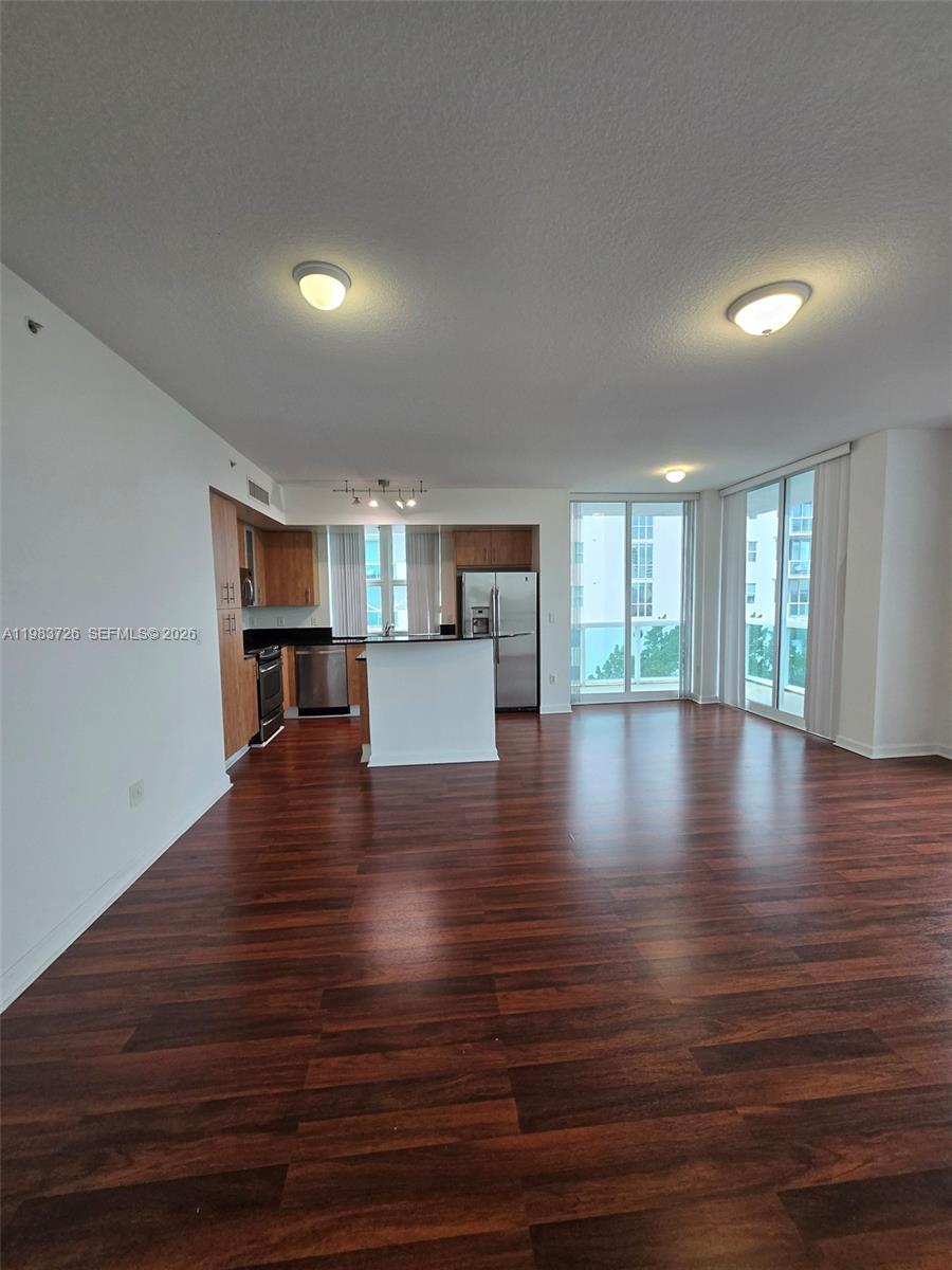 360 CONDO B - Residential