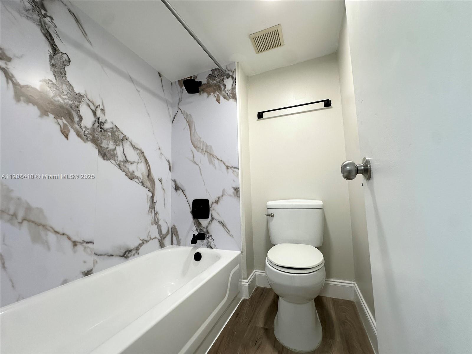 RACQUET CLUB APARTMENTS A - Residential Lease