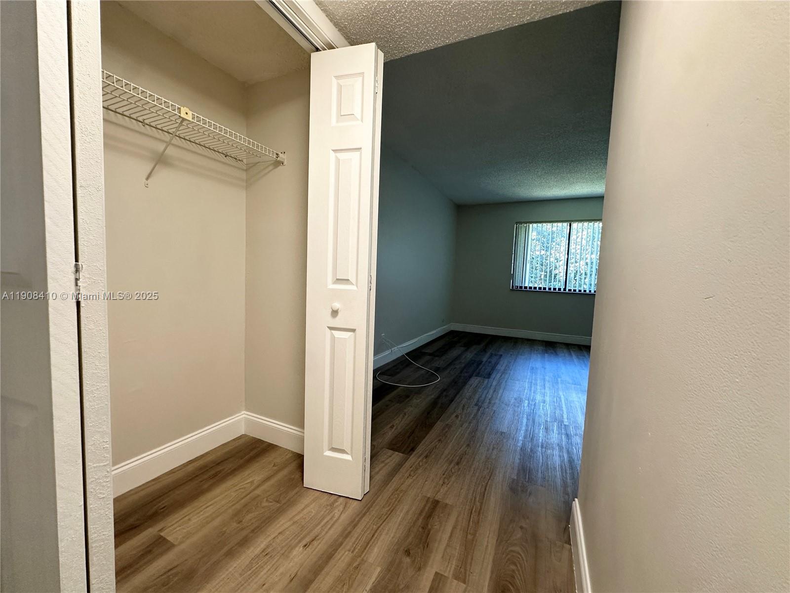 RACQUET CLUB APARTMENTS A - Residential Lease