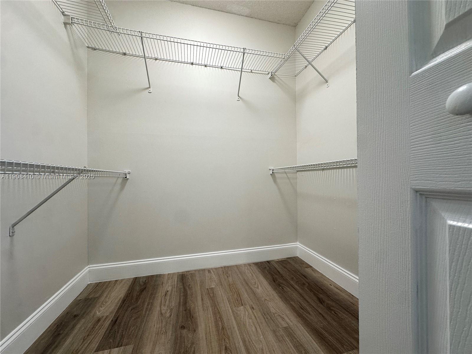 RACQUET CLUB APARTMENTS A - Residential Lease