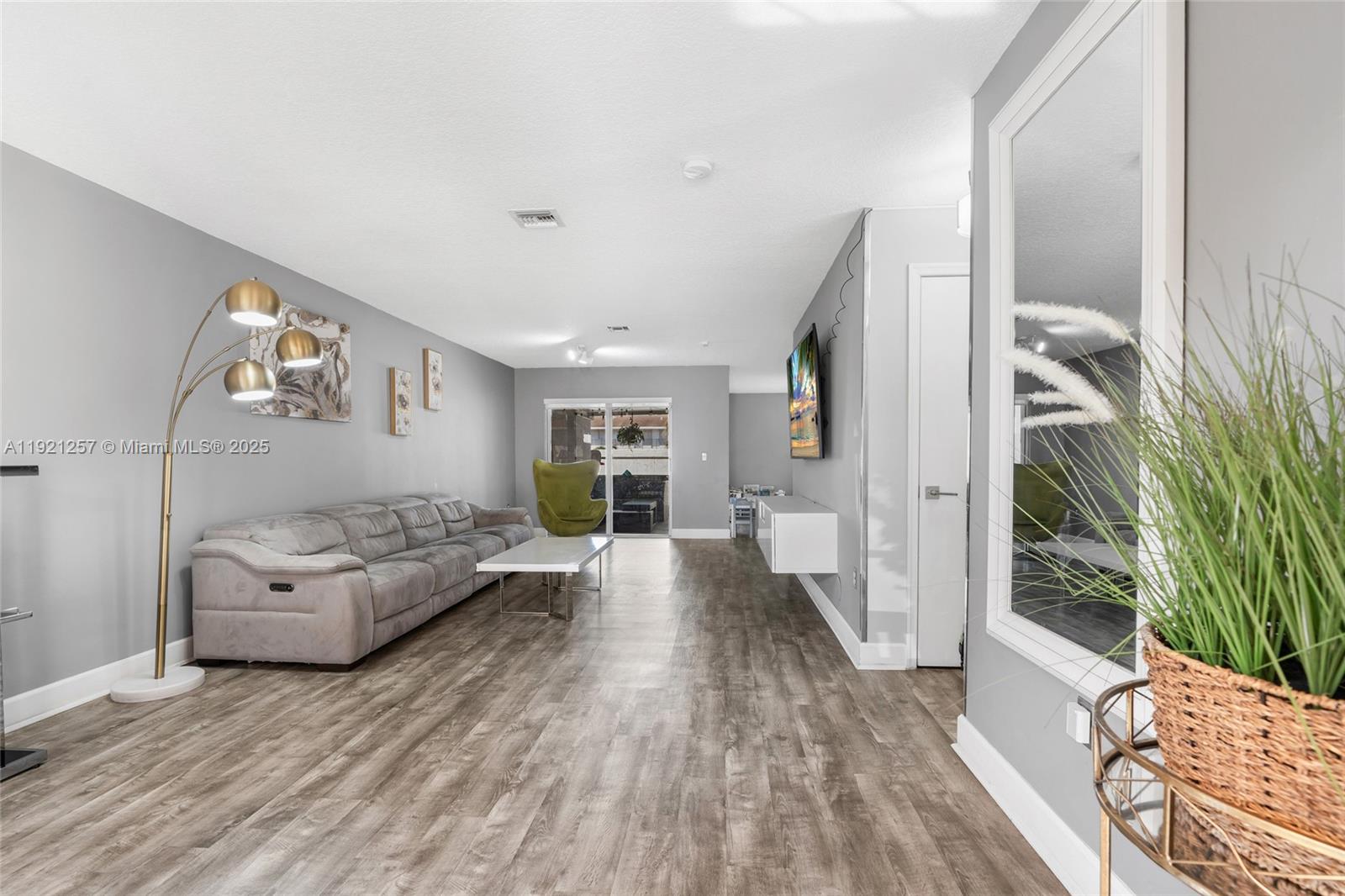 CRYSTAL VIEW TOWNHOMES PL - Residential Lease