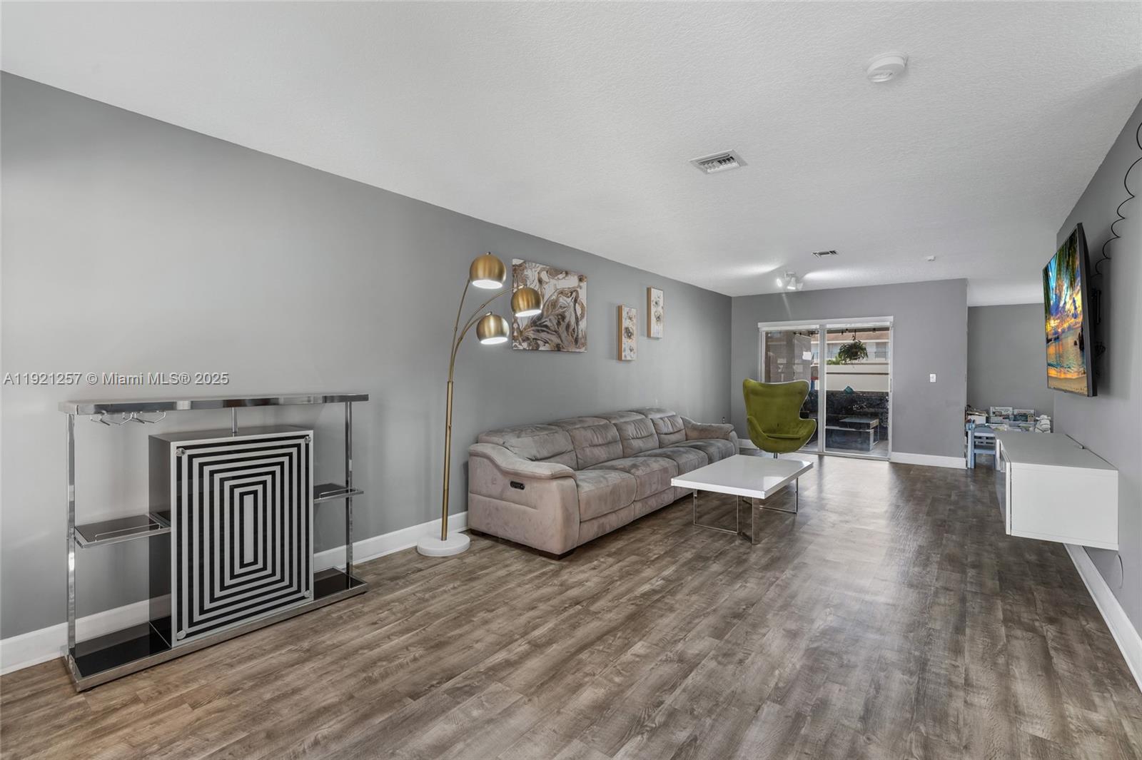 CRYSTAL VIEW TOWNHOMES PL - Residential Lease