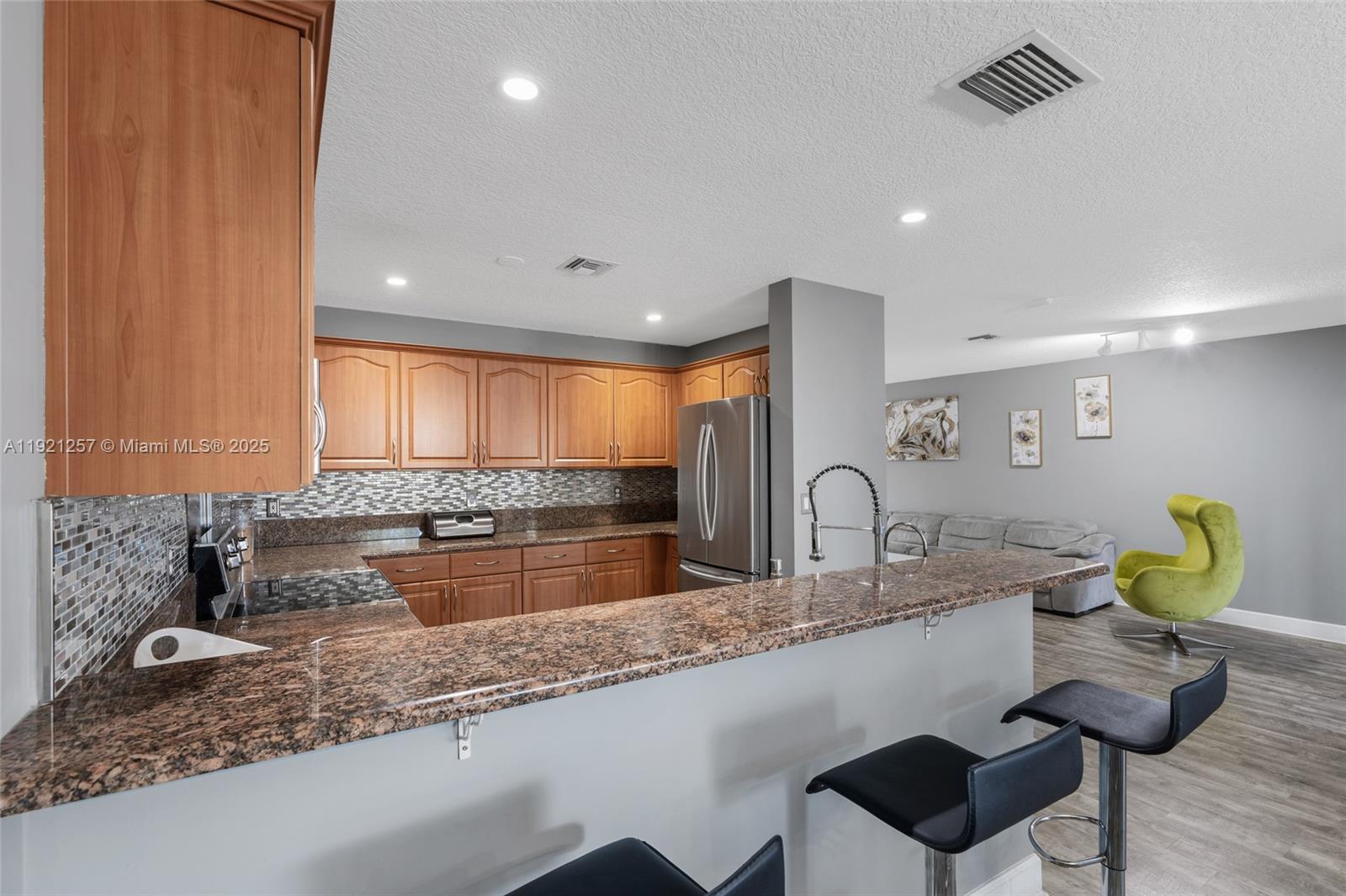 CRYSTAL VIEW TOWNHOMES PL - Residential Lease