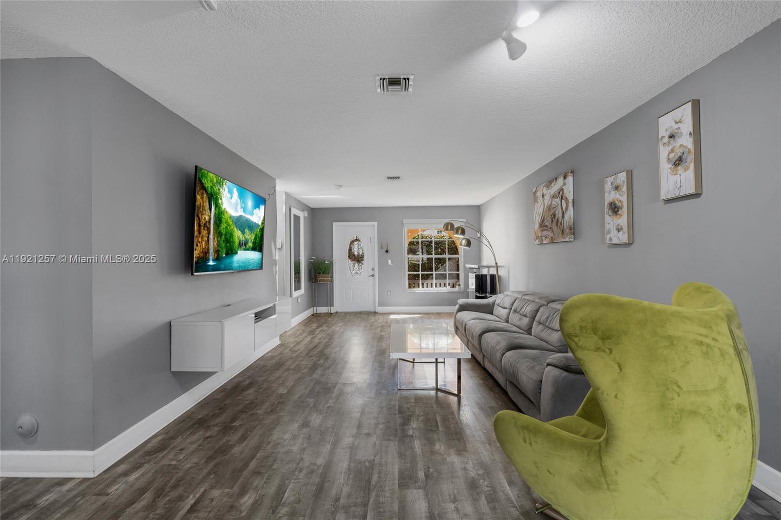 CRYSTAL VIEW TOWNHOMES PL - Residential Lease