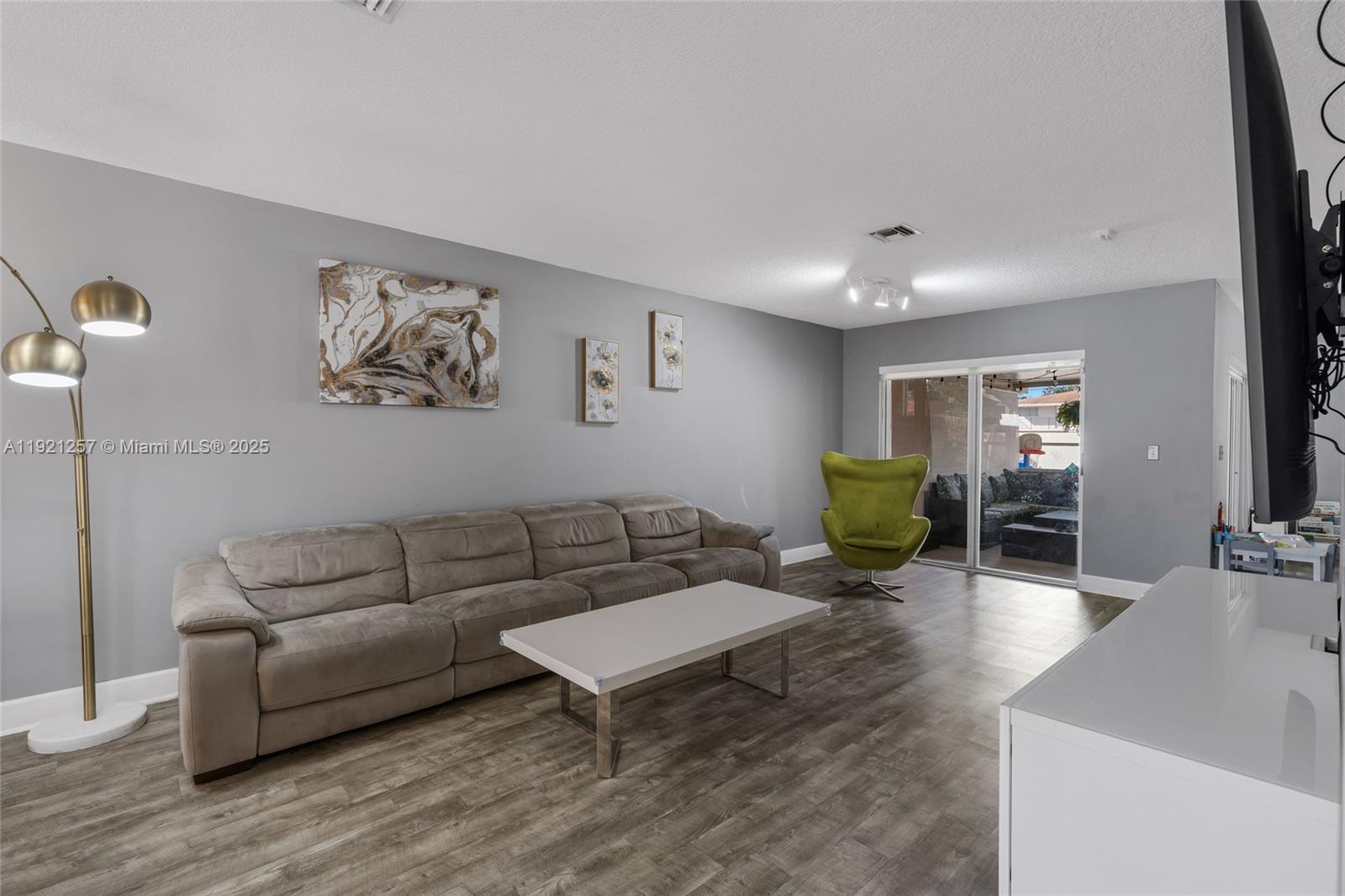 CRYSTAL VIEW TOWNHOMES PL - Residential Lease