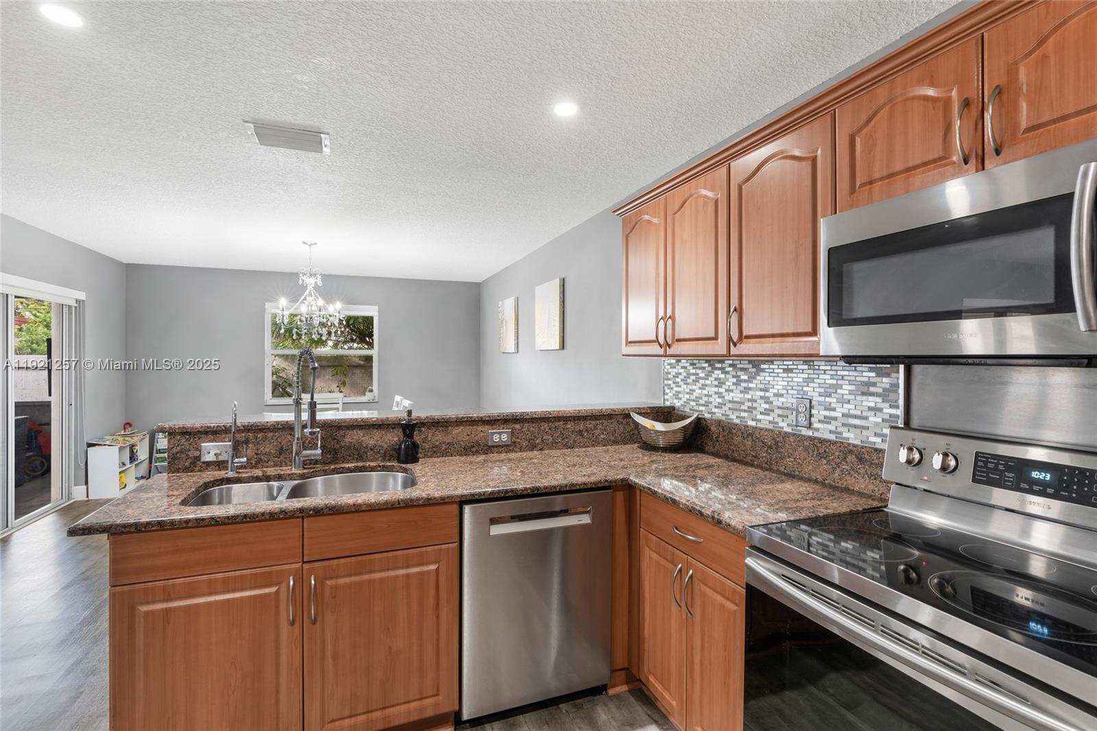 CRYSTAL VIEW TOWNHOMES PL - Residential Lease