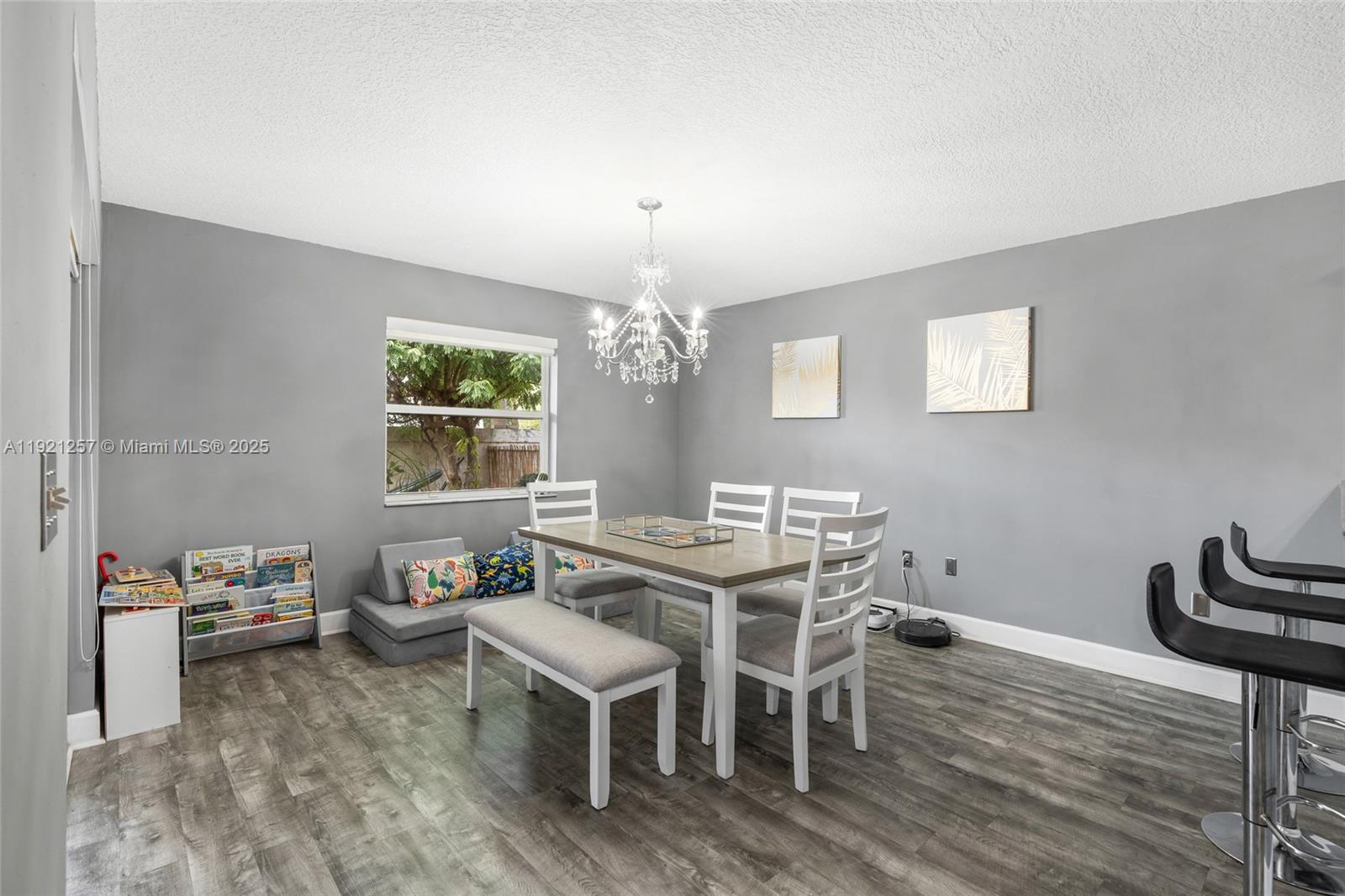 CRYSTAL VIEW TOWNHOMES PL - Residential Lease