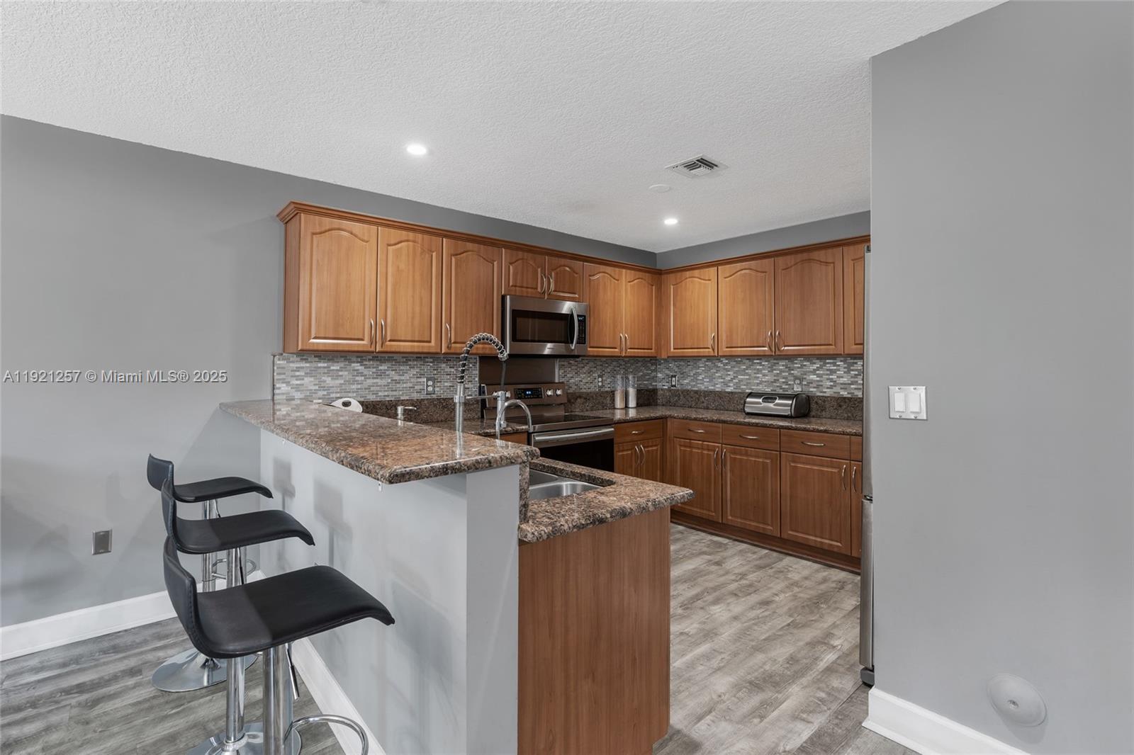 CRYSTAL VIEW TOWNHOMES PL - Residential Lease