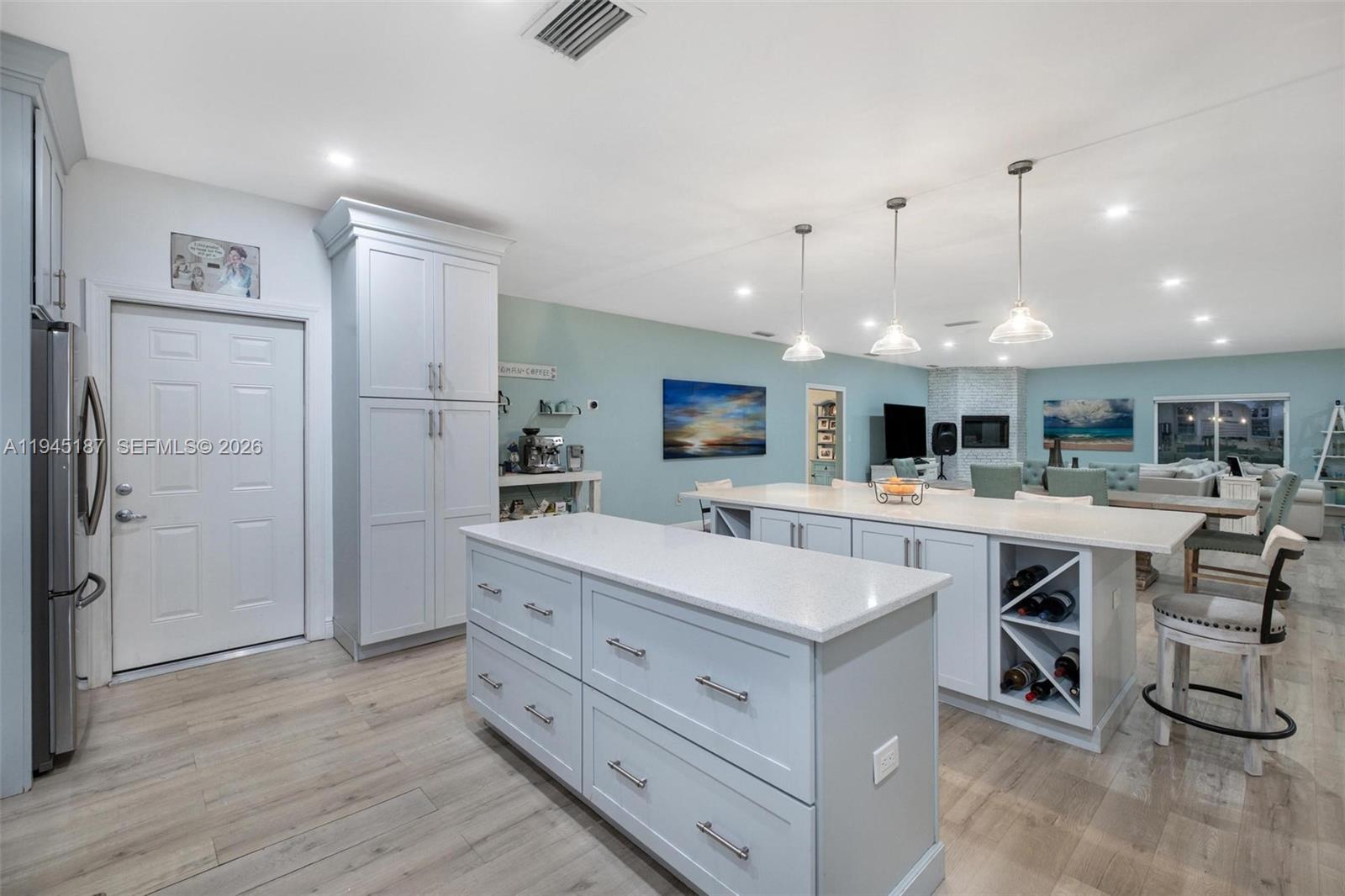 COUNTRY CLUB ESTS OF HOME - Residential