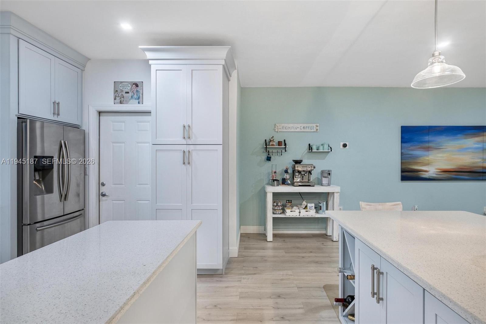 COUNTRY CLUB ESTS OF HOME - Residential