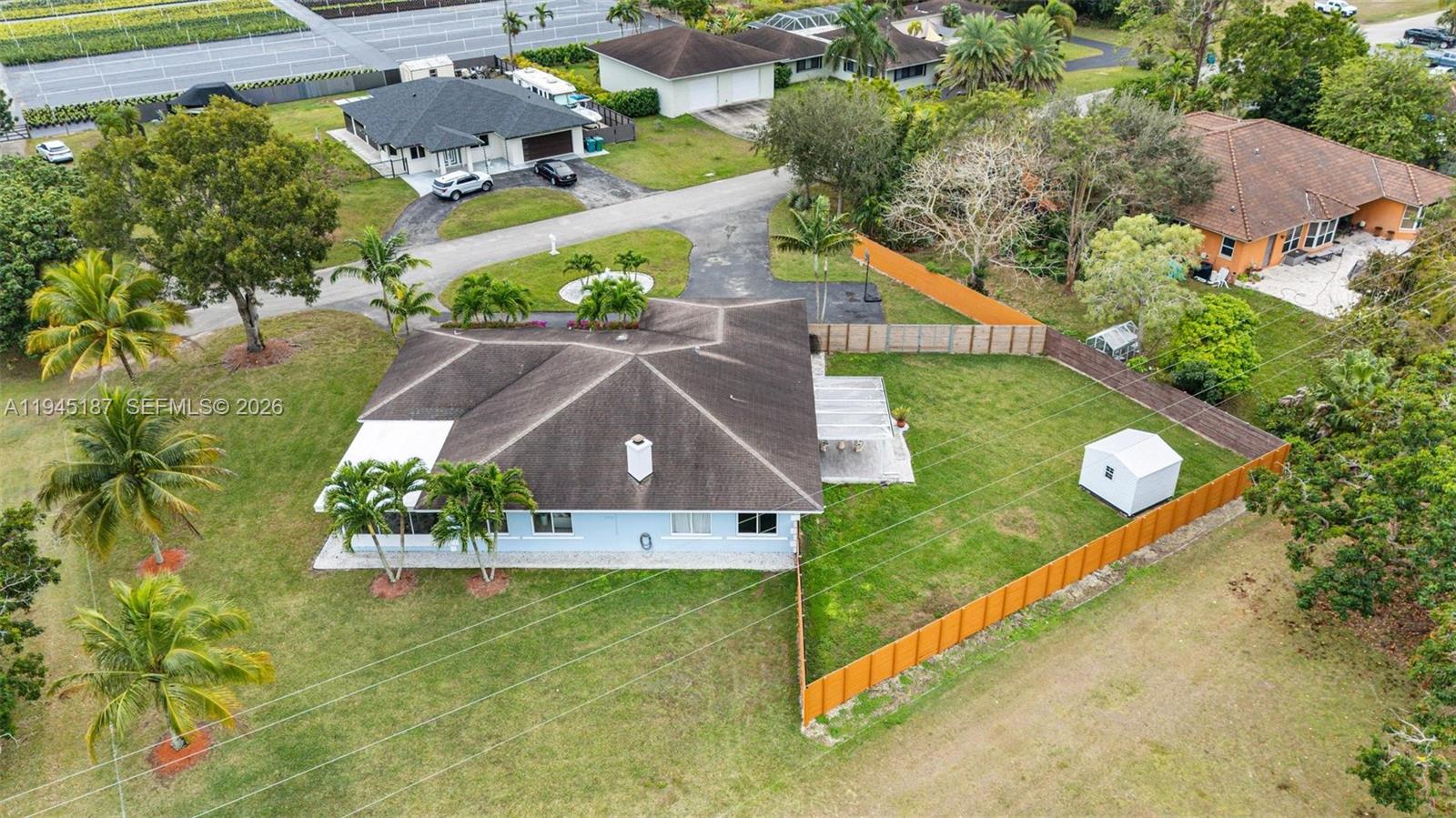 COUNTRY CLUB ESTS OF HOME - Residential