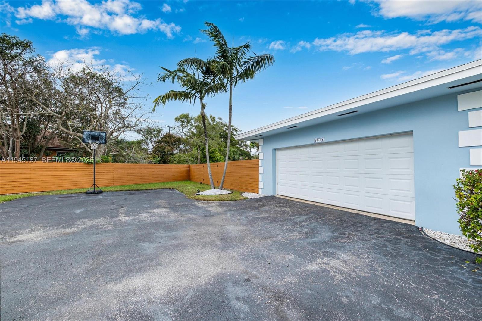 COUNTRY CLUB ESTS OF HOME - Residential