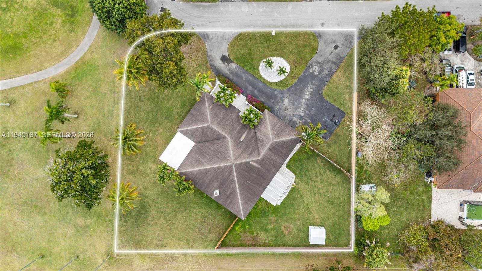 COUNTRY CLUB ESTS OF HOME - Residential