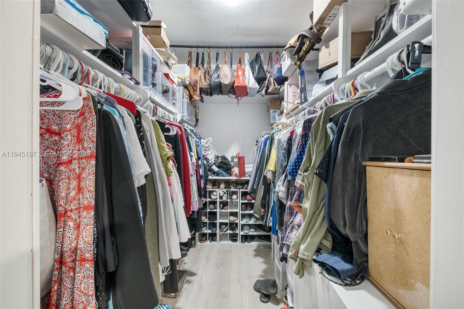 COUNTRY CLUB ESTS OF HOME - Residential