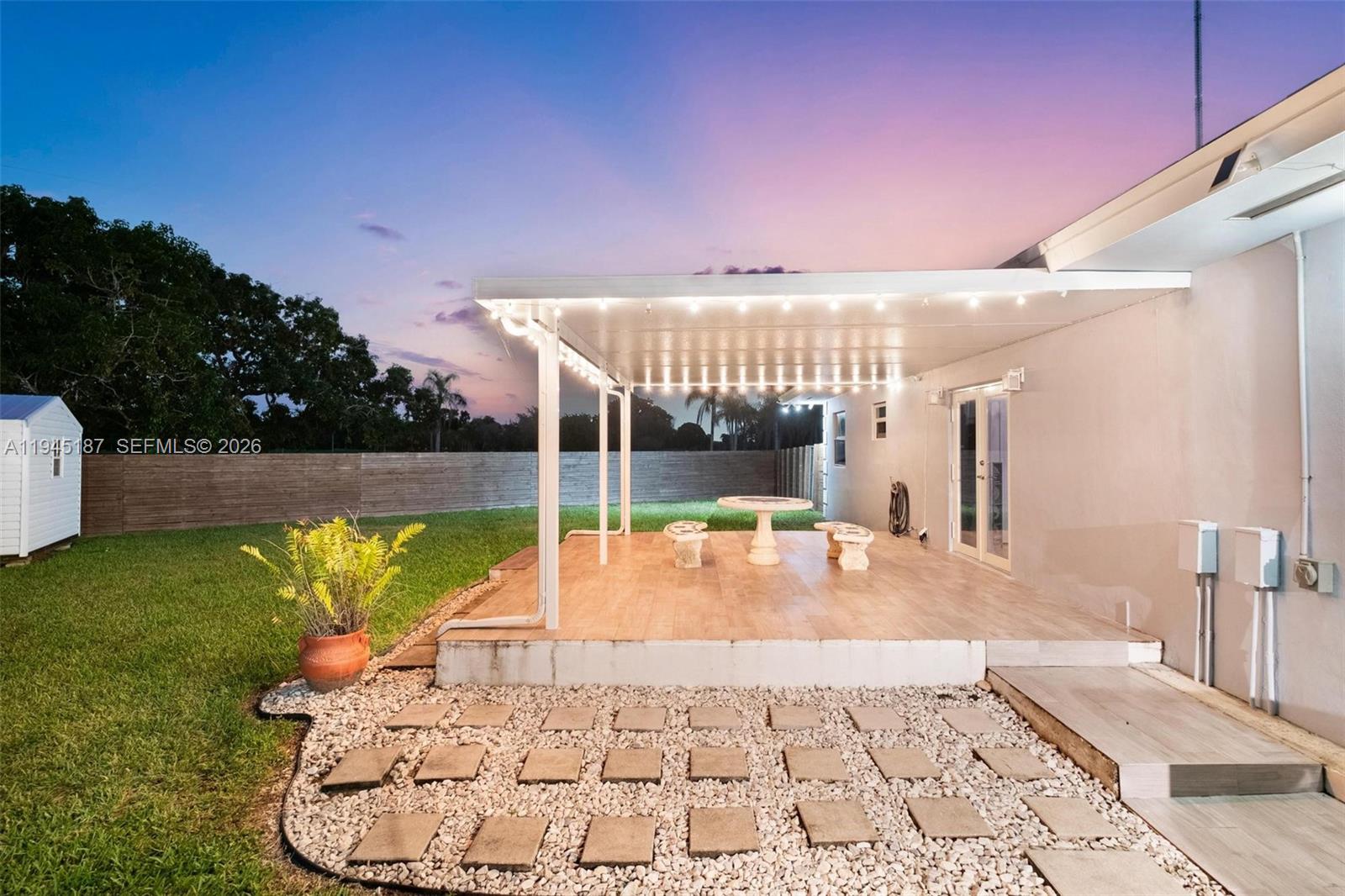 COUNTRY CLUB ESTS OF HOME - Residential