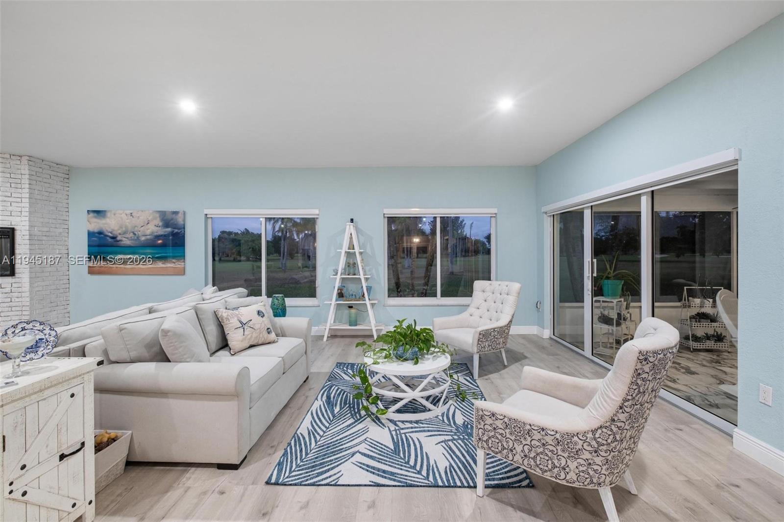 COUNTRY CLUB ESTS OF HOME - Residential