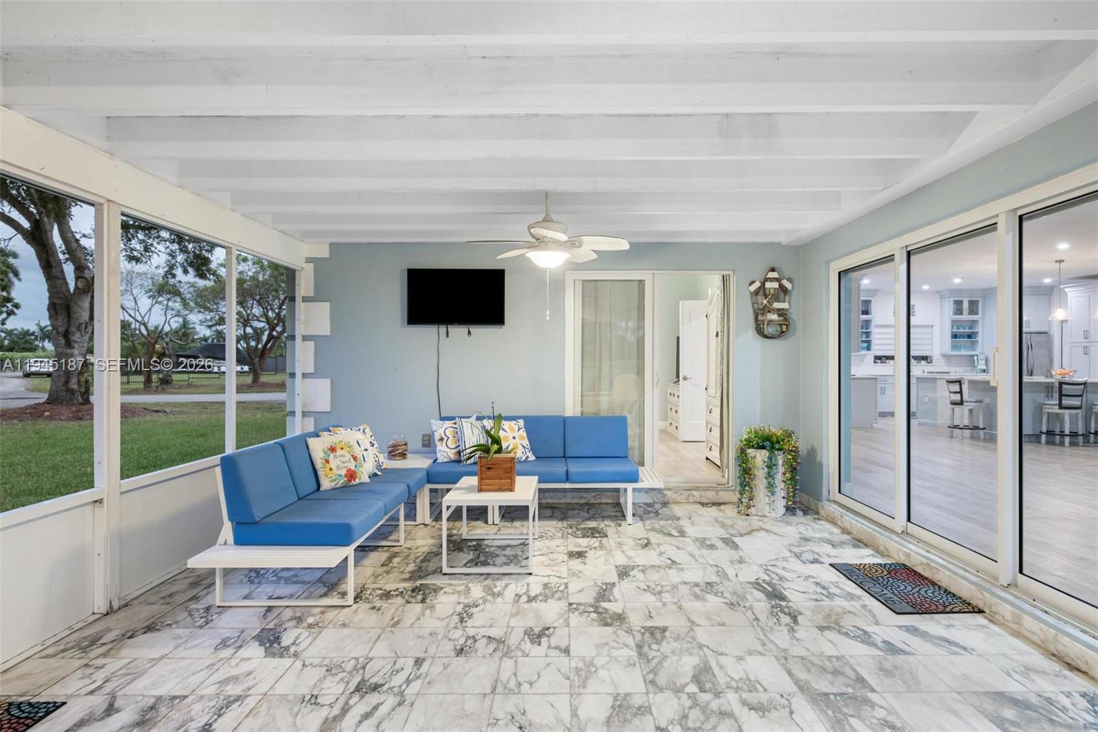 COUNTRY CLUB ESTS OF HOME - Residential