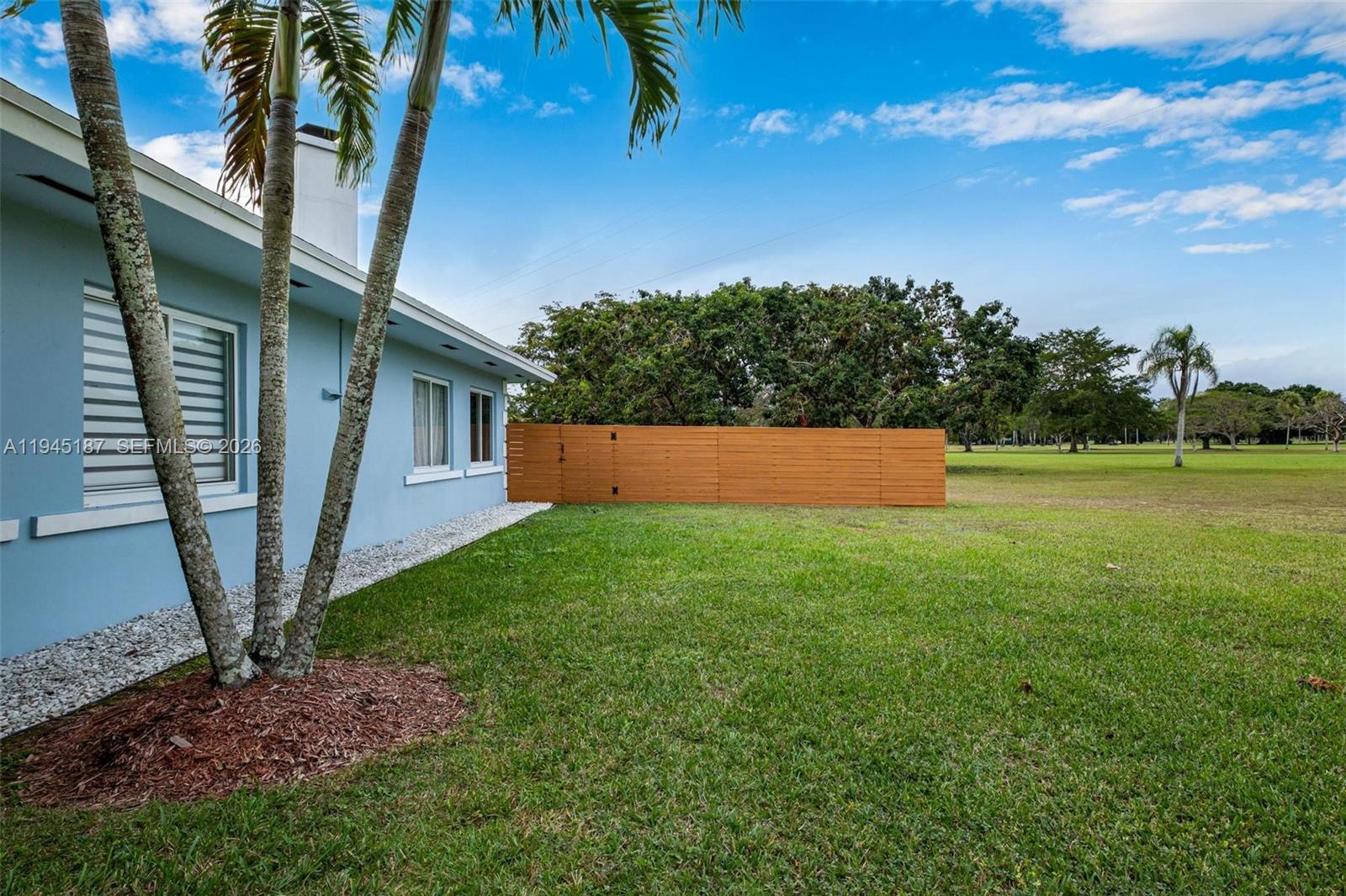 COUNTRY CLUB ESTS OF HOME - Residential