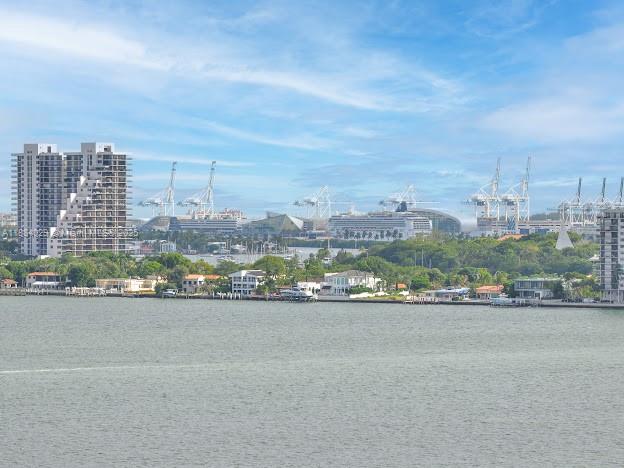 ARIA RESERVE MIAMI - Residential Lease