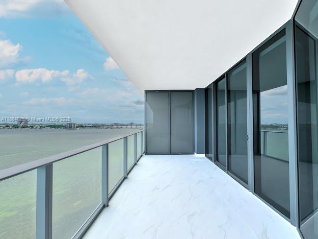 ARIA RESERVE MIAMI - Residential Lease