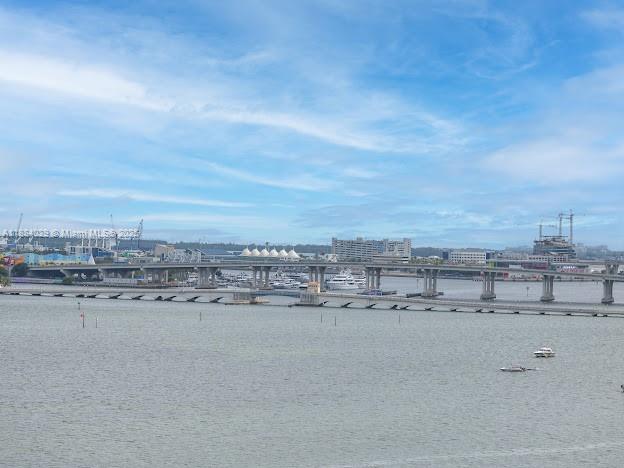 ARIA RESERVE MIAMI - Residential Lease