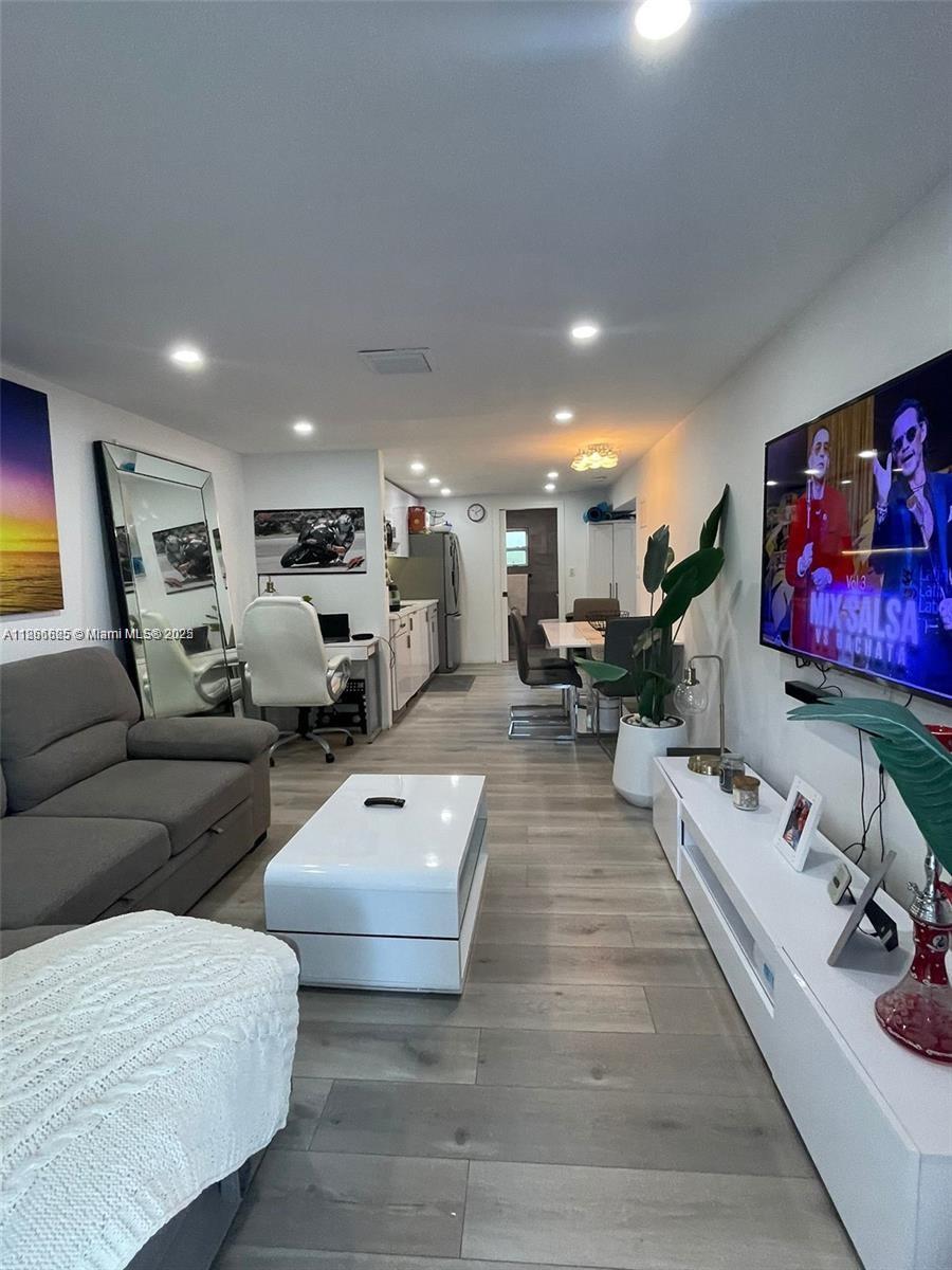 PLANTATION ISLES SEC 1 - Residential Lease