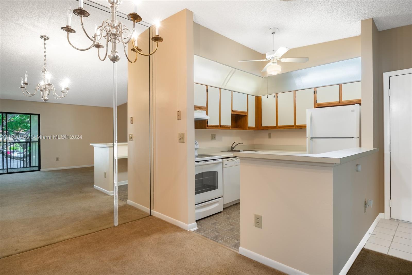 10869 W Clairmont Cir 209, Tamarac, Broward County, Florida - 2 Bedrooms  
2 Bathrooms - 