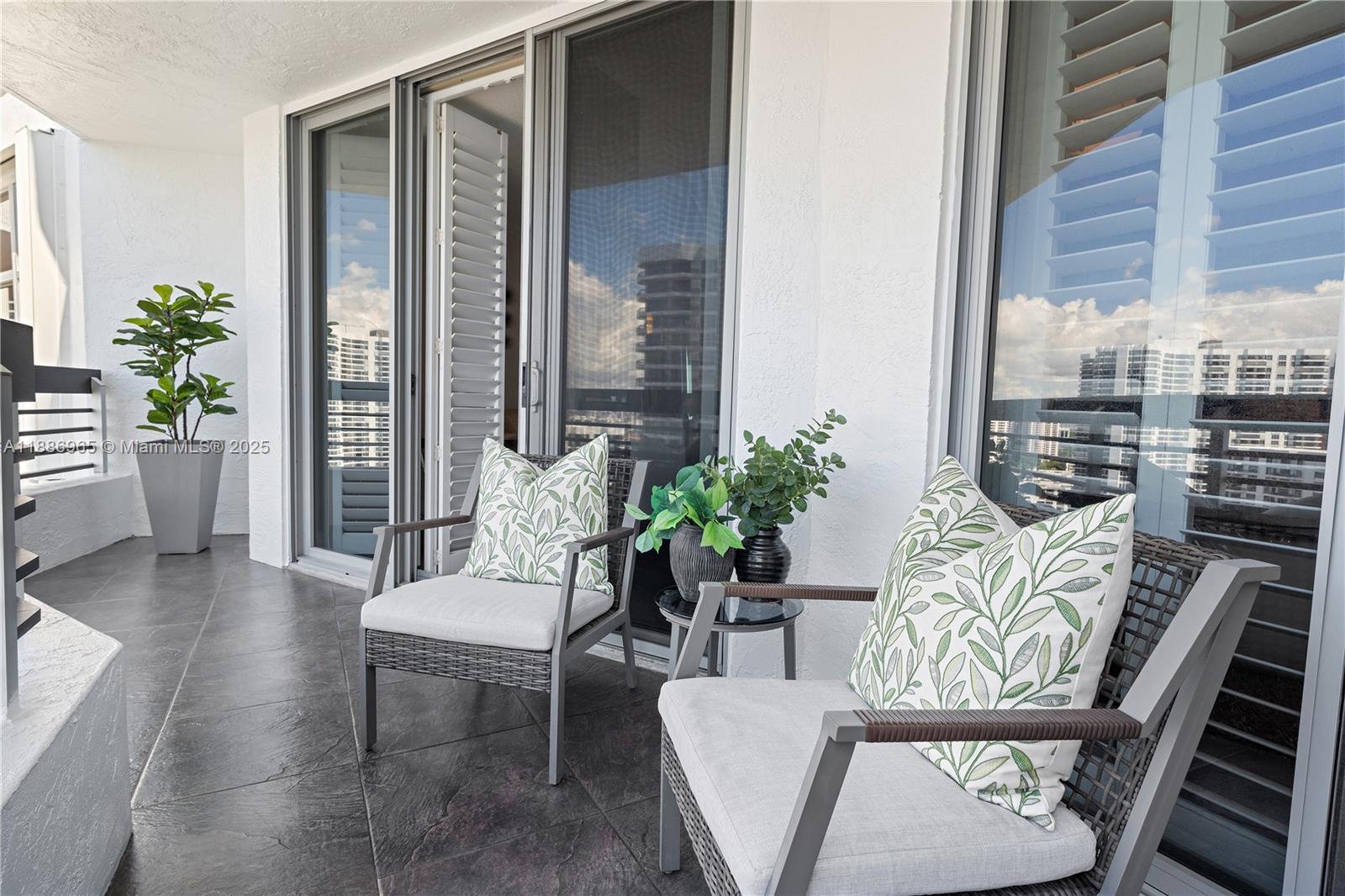 MYSTIC POINTE - Residential