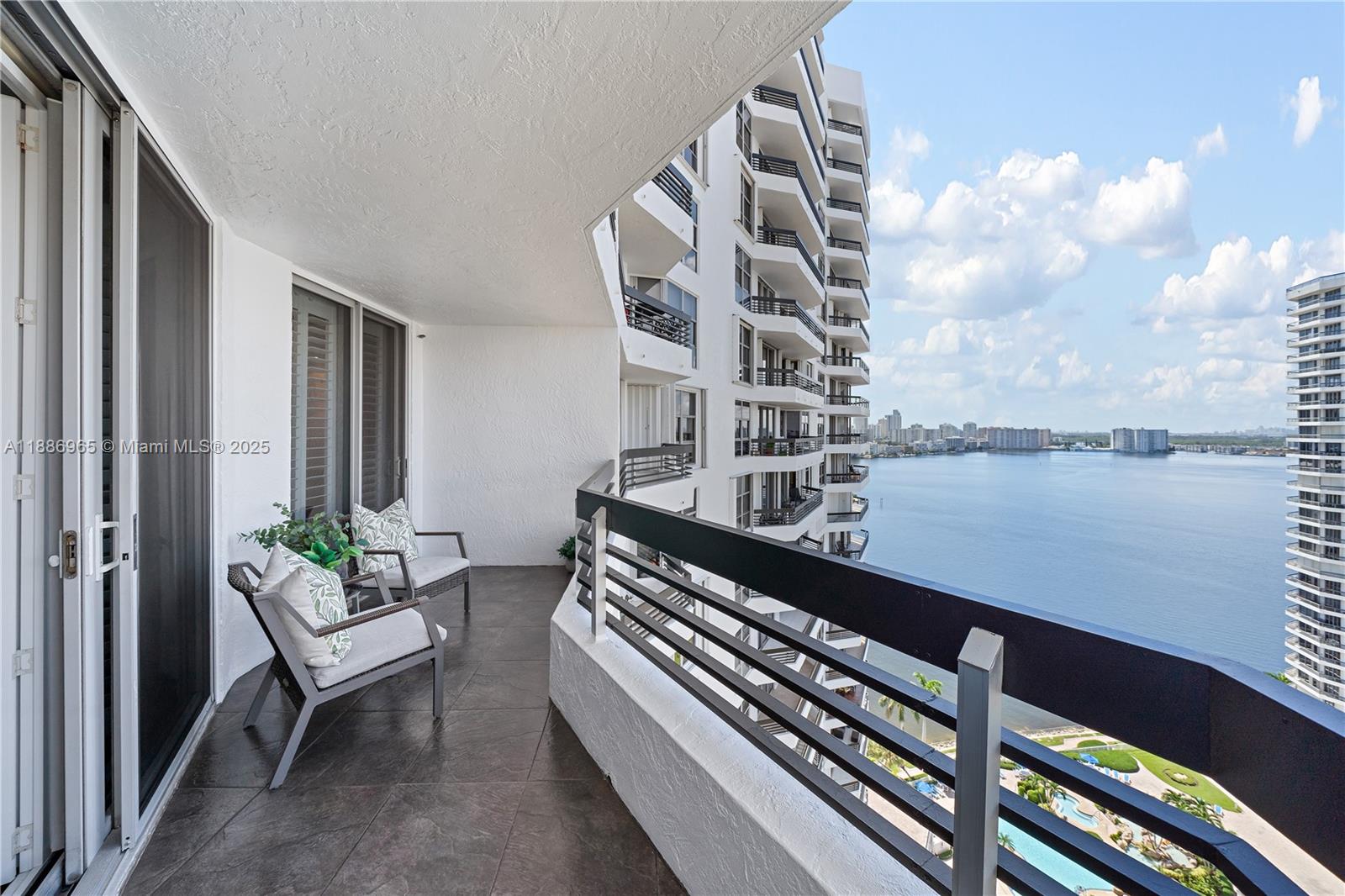 MYSTIC POINTE - Residential