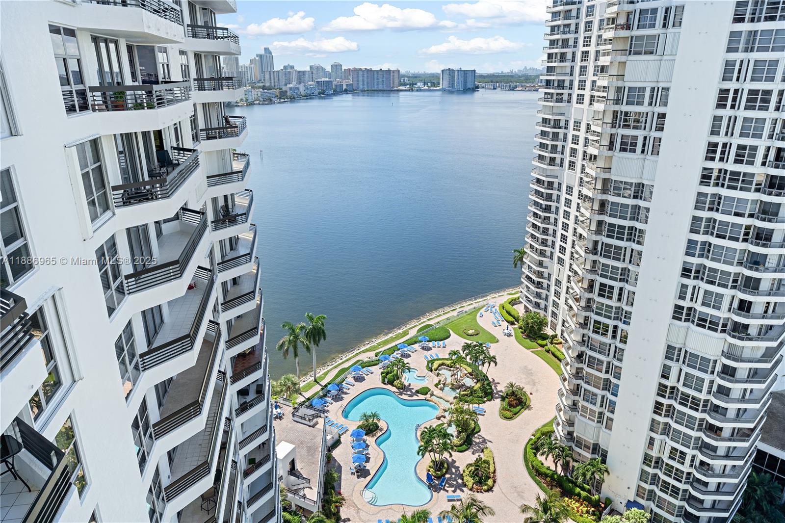 MYSTIC POINTE - Residential