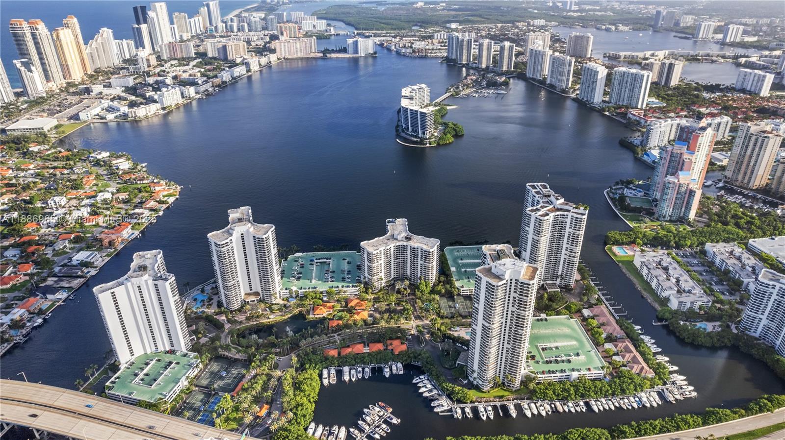 MYSTIC POINTE - Residential
