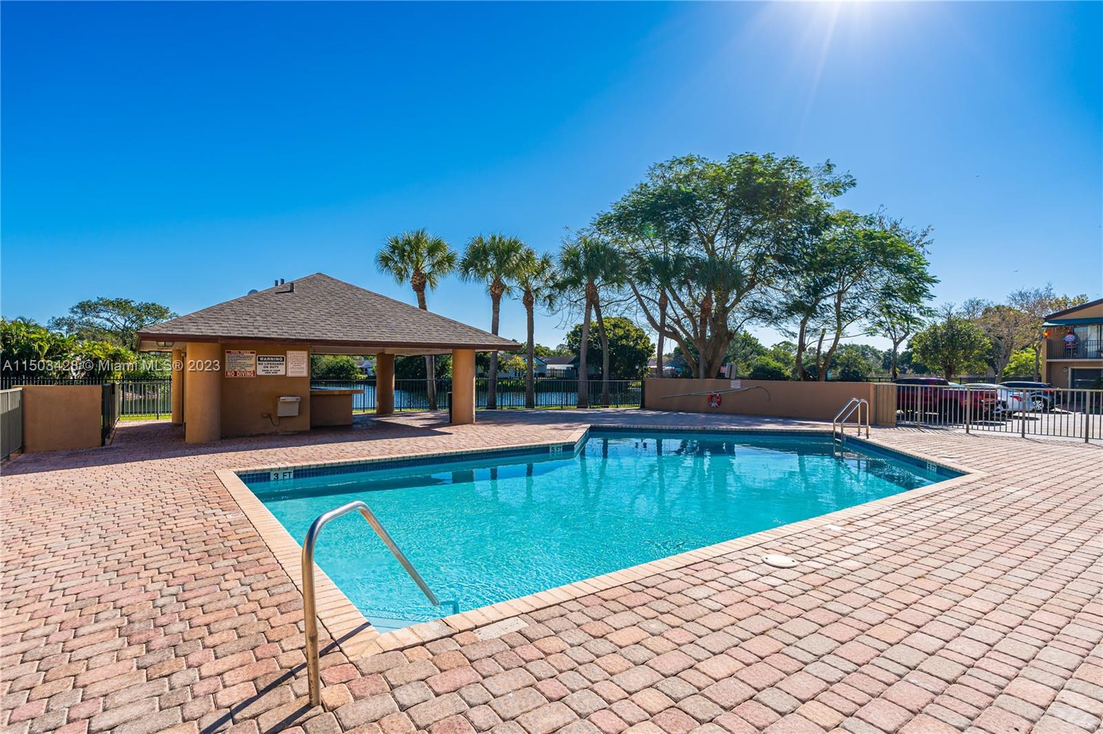 MAGNOLIA LANE CONDO - Residential