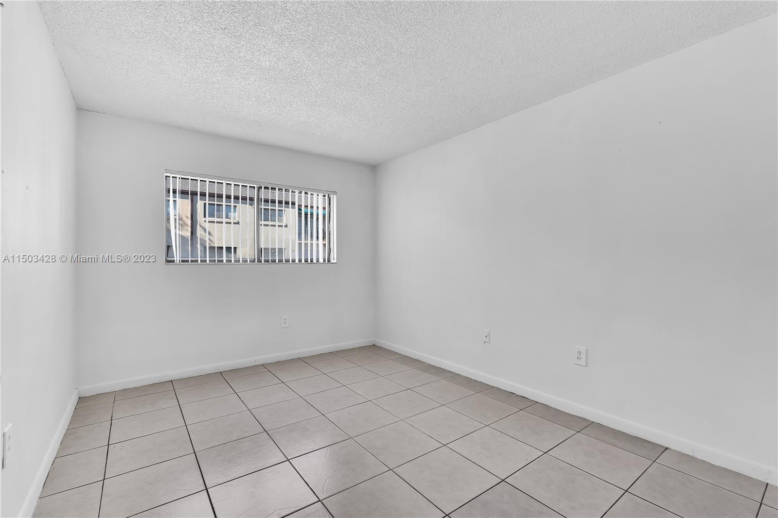 MAGNOLIA LANE CONDO - Residential