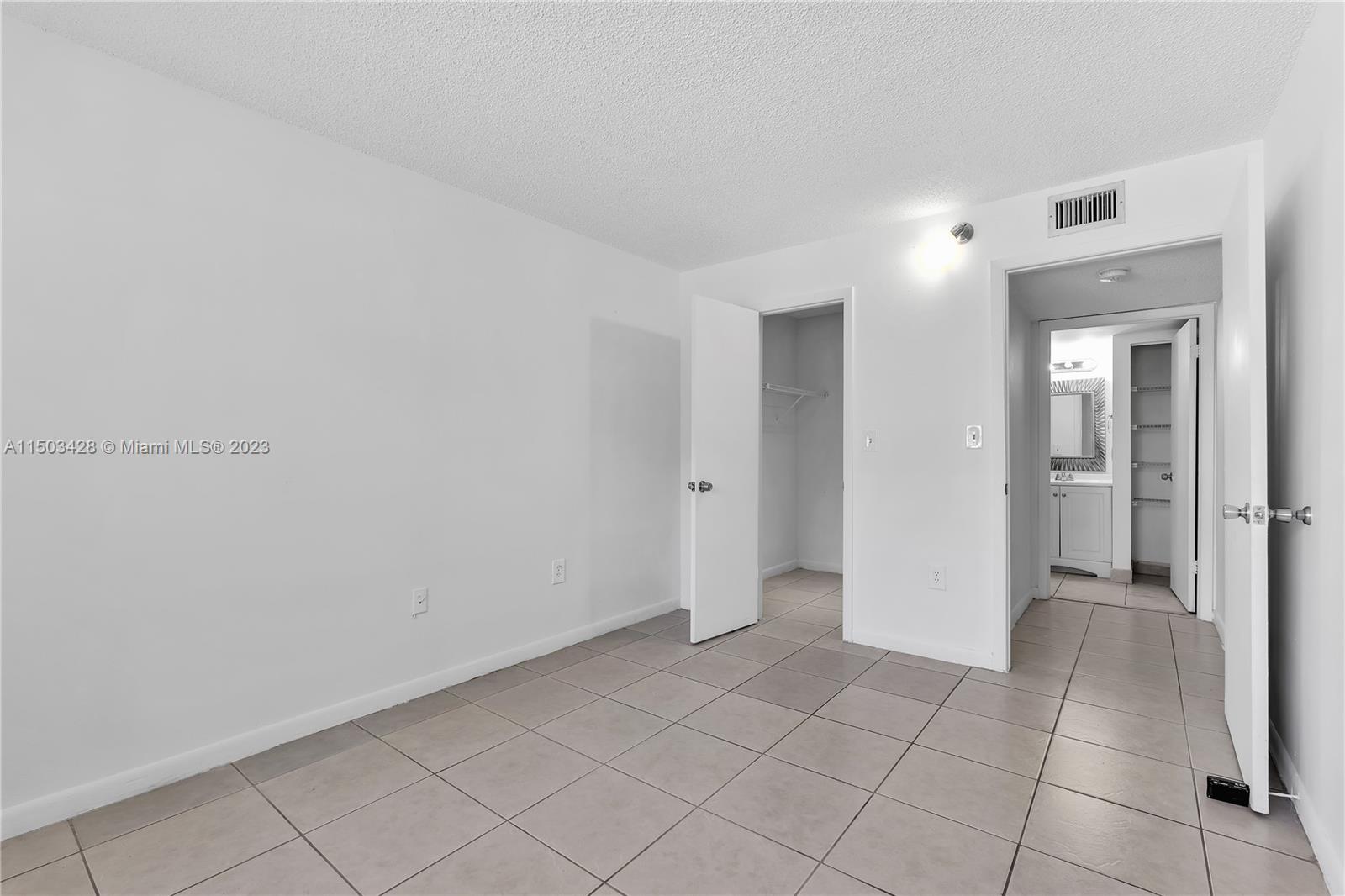 MAGNOLIA LANE CONDO - Residential